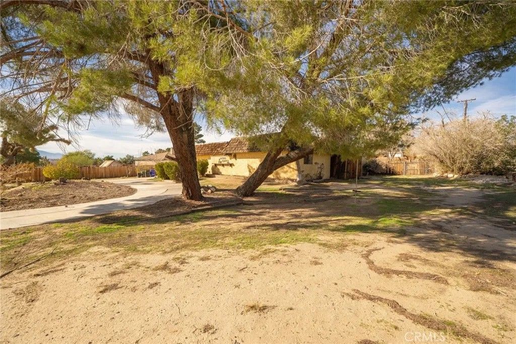 Photo of 14580 Keota Road, Apple Valley, CA 92307 (MLS # IV25278834)