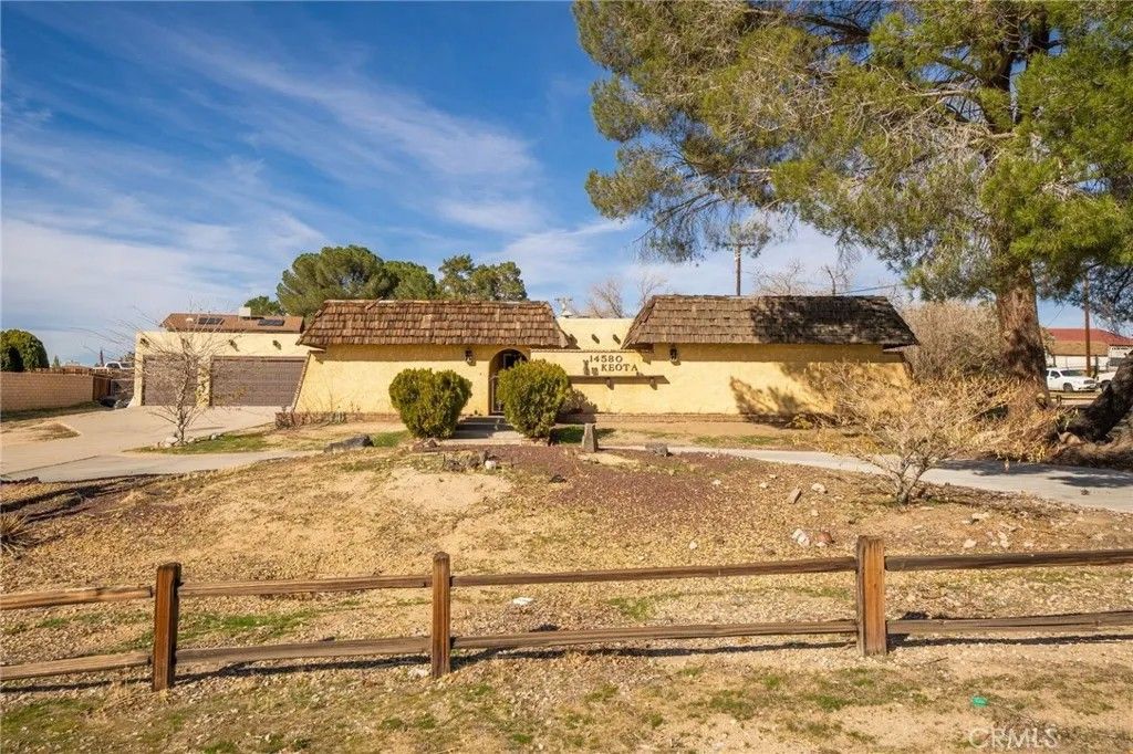 Photo of 14580 Keota Road, Apple Valley, CA 92307 (MLS # IV25278834)