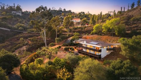 Photo of 863 Via Rancho Pkwy, Escondido, CA 92029 (MLS # 250044006)