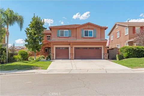 Photo of 53217 Flutterbye ST, Lake Elsinore, CA 92532 (MLS # SW26201137)