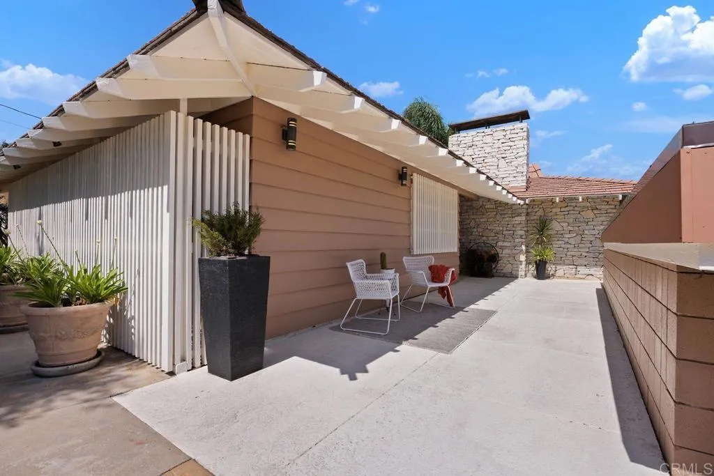 630 Crest Drive