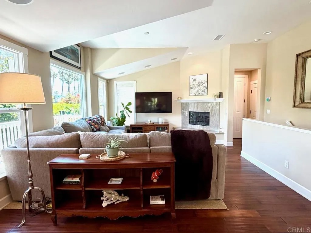 212 N Helix Avenue