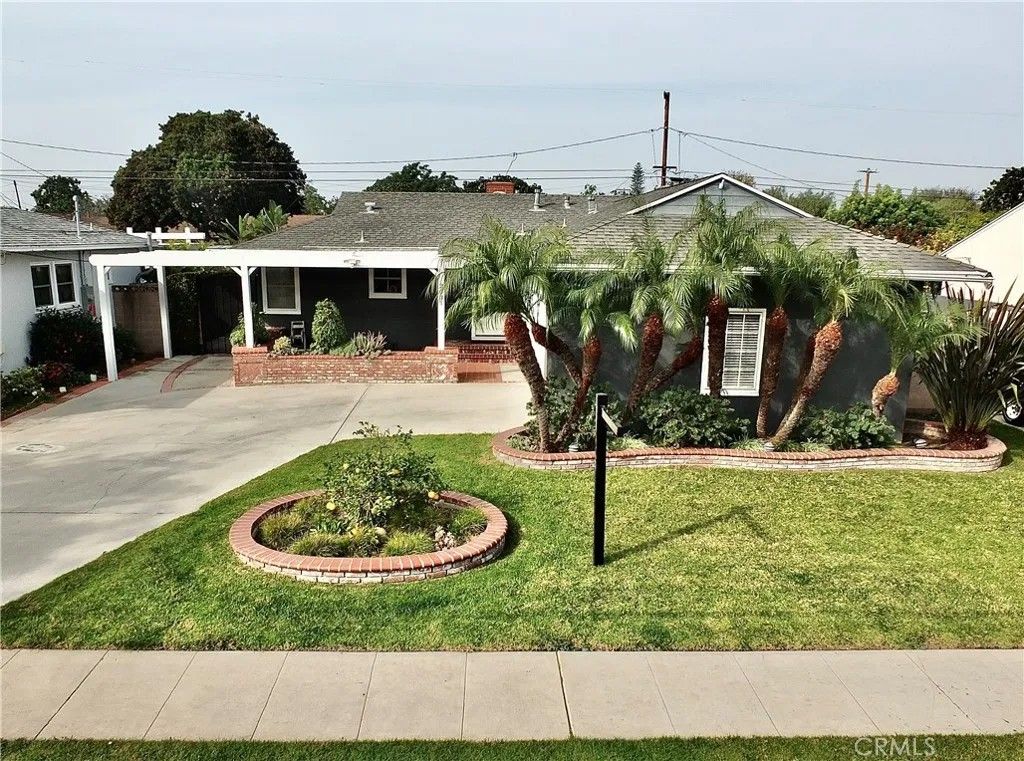 Photo of 2731 Stanbridge Ave, Long Beach, CA 90815 (MLS # PW25279484)