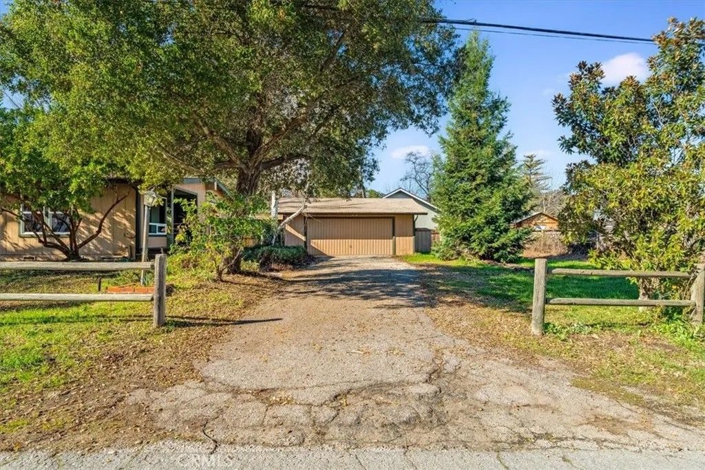 Photo of 7450 Navajoa Avenue, Atascadero, CA 93422 (MLS # NS26007177)