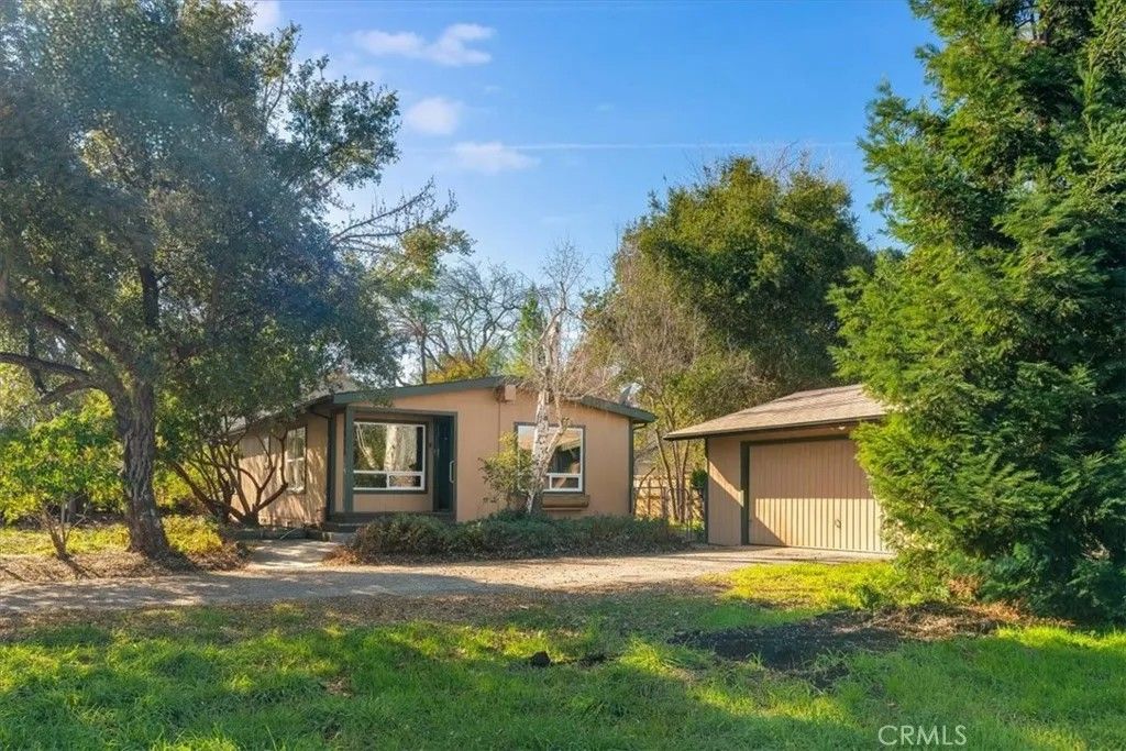 Photo of 7450 Navajoa Avenue, Atascadero, CA 93422 (MLS # NS26007177)