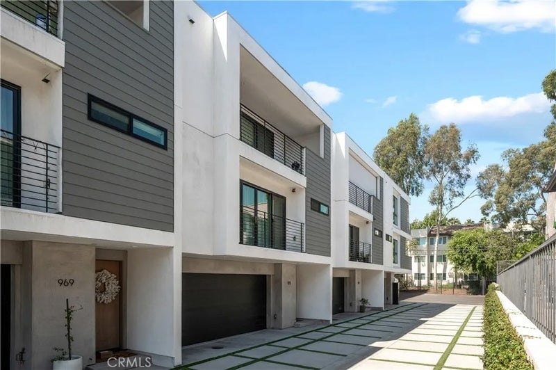 971 N Starlight Court