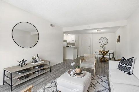 Photo of 18620 Hatteras St #276, Tarzana, CA 91356 (MLS # SR26074876)