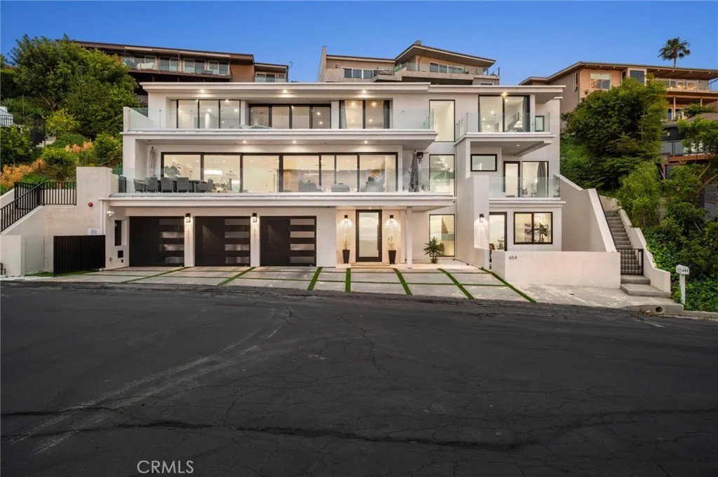 654 Canyon View Drive