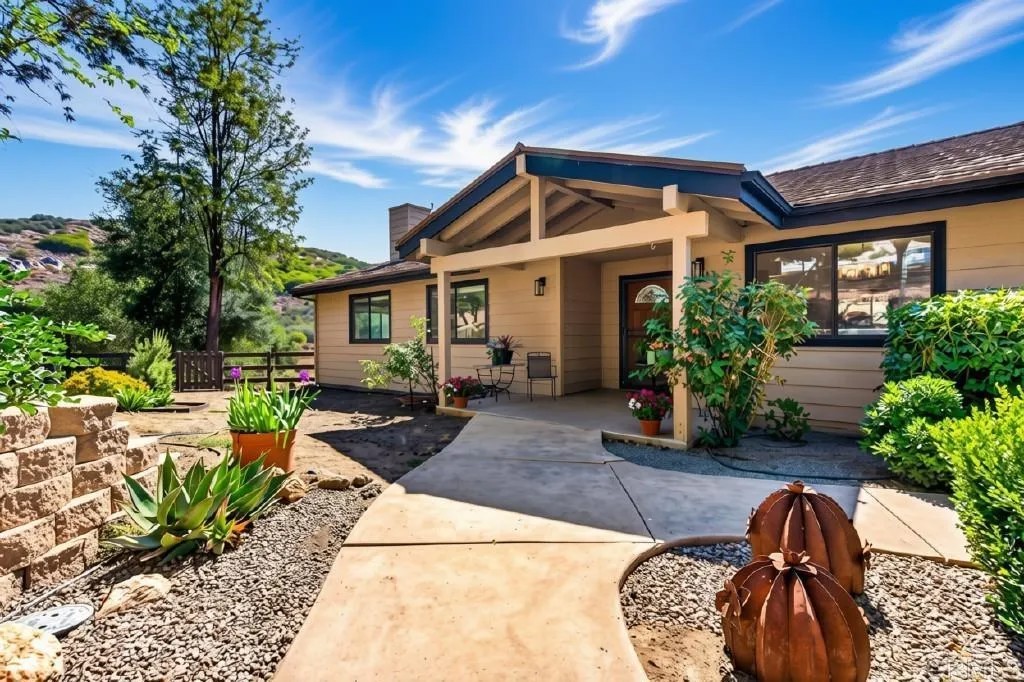 21041 Black Canyon Road
