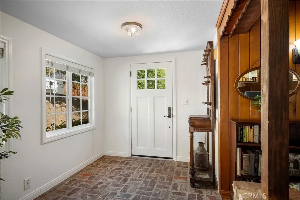 12101 Spring Trail