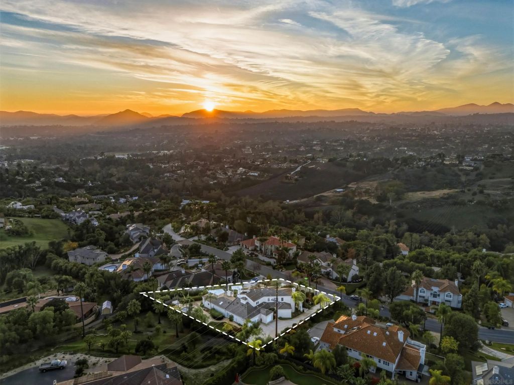 Photo of 2464 Canyon Creek Rd, Escondido, CA 92025 (MLS # 250045980)