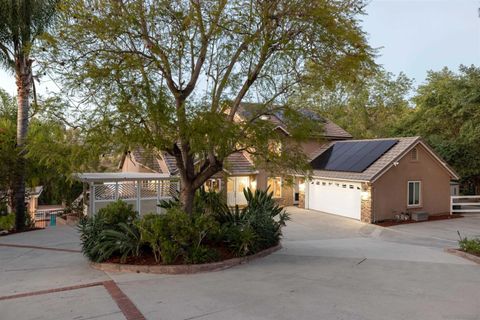 Property photo of 14026 Donart Dr, Poway, CA 92064