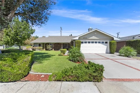 MLS: OC26193690