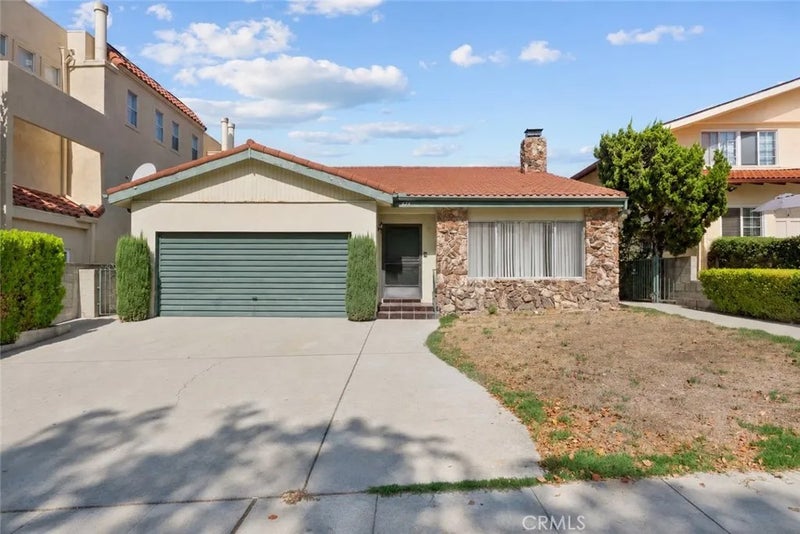723 E Tujunga Avenue