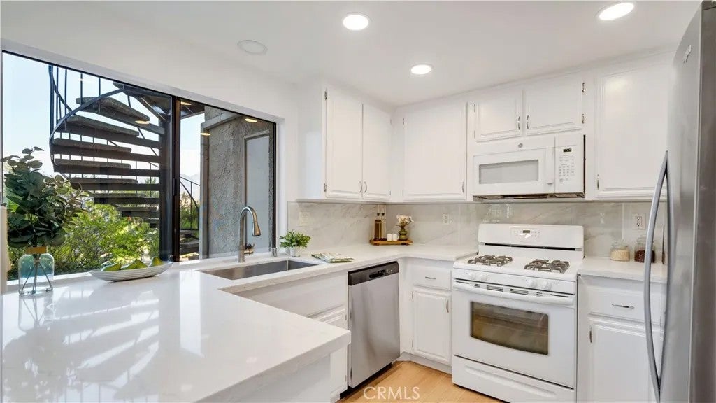 Photo of 27861 Esporlas, Mission Viejo, CA 92692 (MLS # OC26166023)