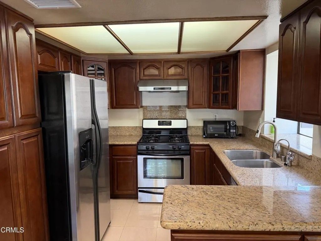 Photo of 456 E San Jose Avenue #F, Burbank, CA 91501 (MLS # P1-25778)