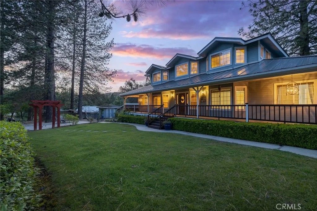 Photo of 50711 Road 426, Oakhurst, CA 93644 (MLS # FR26078506)