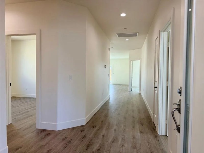 1164 N Hermosa Avenue