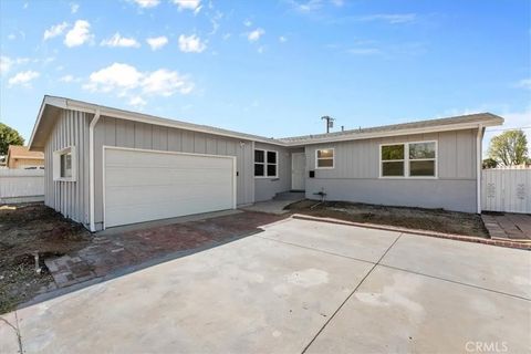 Photo of 15952 Kalisher, Granada Hills, CA 91344 (MLS # GD26013321)