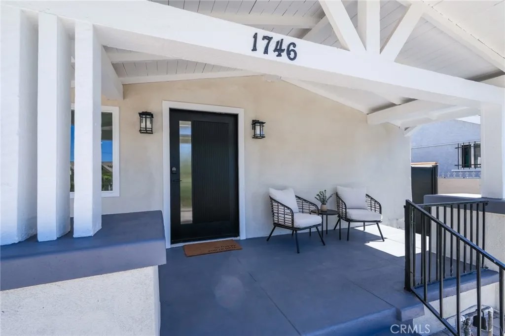 1746 W 38th Place