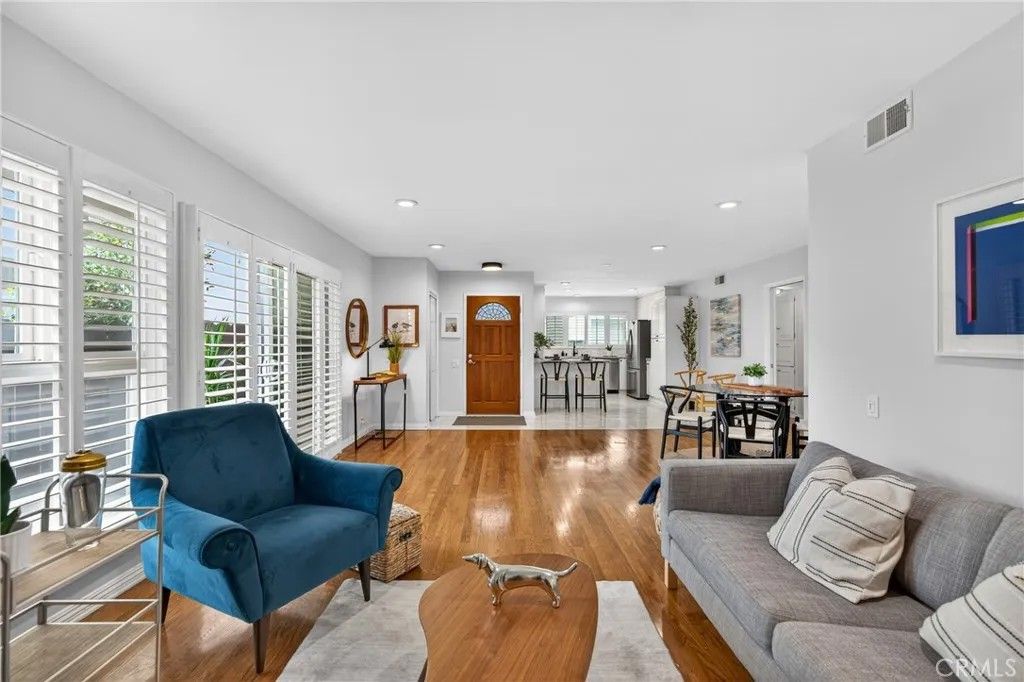 Photo of 3300 S Sepulveda Blvd #E47 Blvd, Culver City, CA 90034 (MLS # SR26069316)