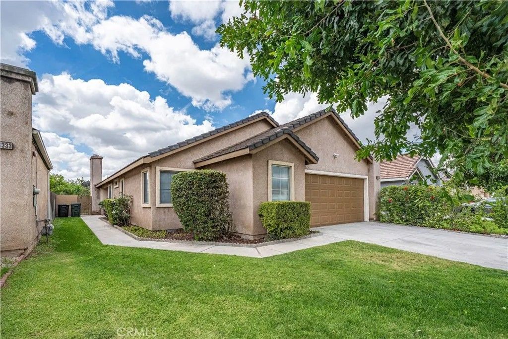 Photo of 14325 Chesebro Court, Fontana, CA 92335 (MLS # CV26098558)