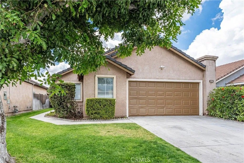 Photo of 14325 Chesebro Court, Fontana, CA 92335 (MLS # CV26098558)