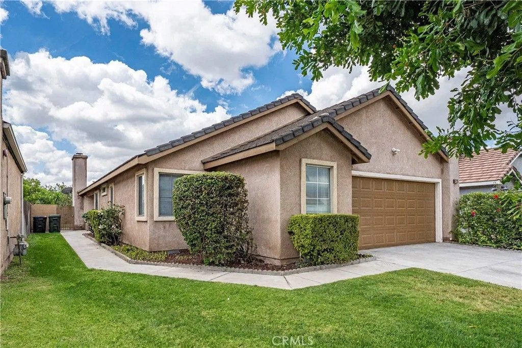 Photo of 14325 Chesebro Court, Fontana, CA 92335 (MLS # CV26098558)