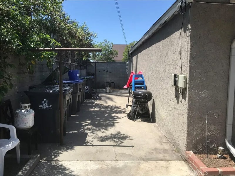 1250 W 2nd
