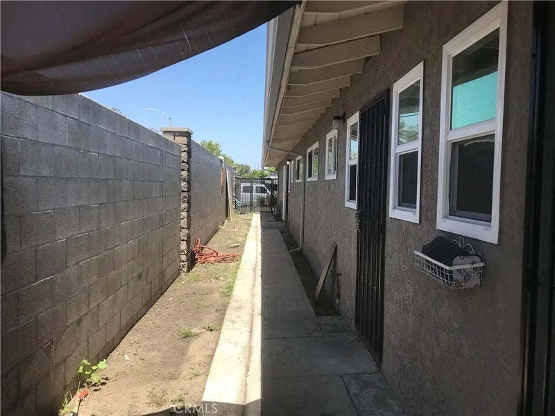 1250 W 2nd