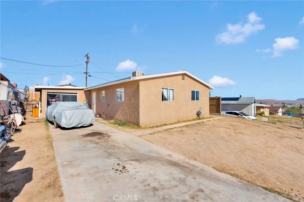 Photo of 905 E Elizabeth St, Barstow, CA 92311 (MLS # IG25271775)