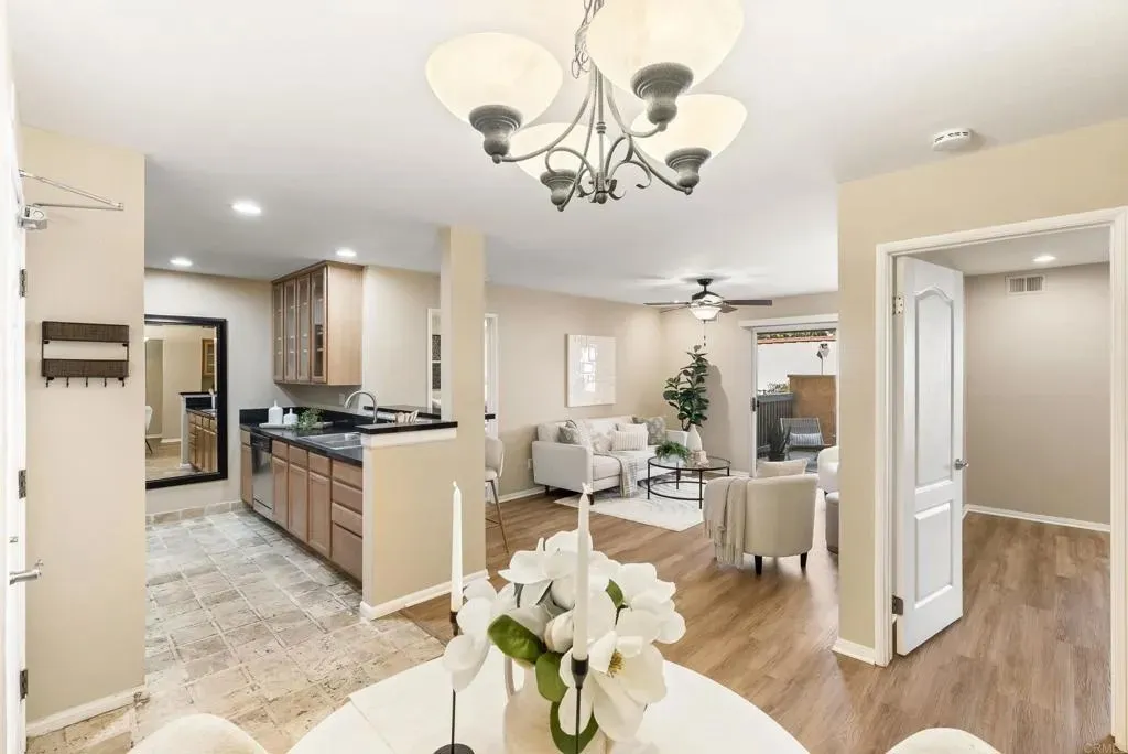 San Diego, California 92122, United States, 2 Bedrooms Bedrooms, ,2 BathroomsBathrooms,Residential,Active,241871