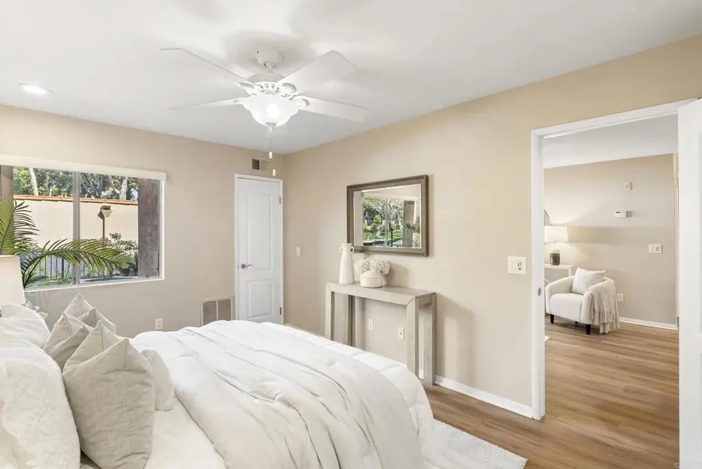 San Diego, California 92122, United States, 2 Bedrooms Bedrooms, ,2 BathroomsBathrooms,Residential,Active,241871