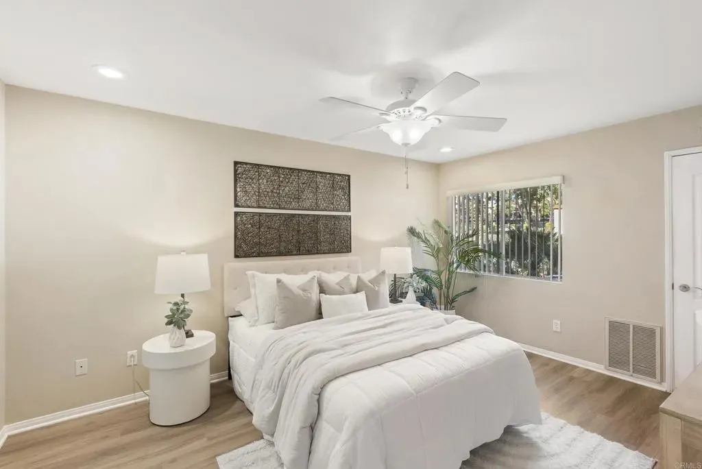 San Diego, California 92122, United States, 2 Bedrooms Bedrooms, ,2 BathroomsBathrooms,Residential,Active,241871