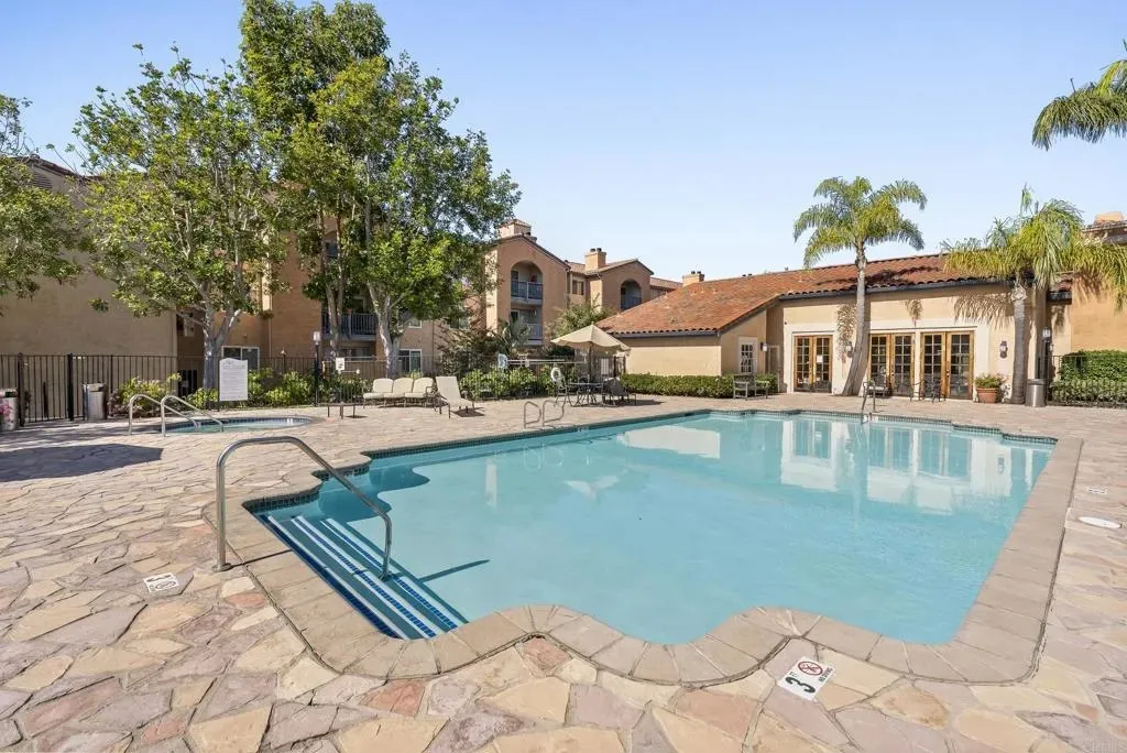 San Diego, California 92122, United States, 2 Bedrooms Bedrooms, ,2 BathroomsBathrooms,Residential,Active,241871