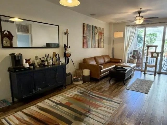 1601 India St. 111