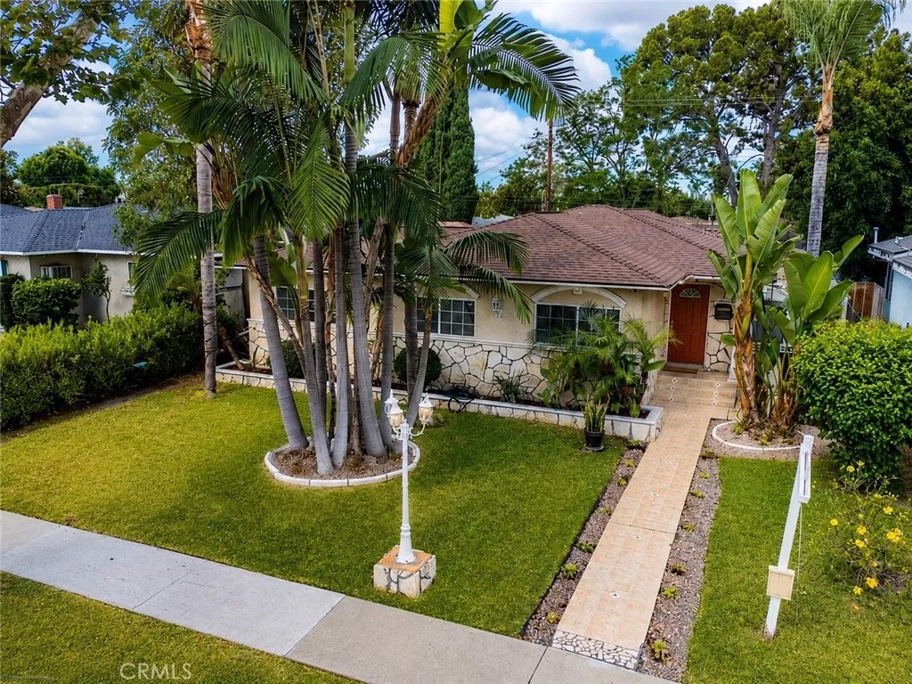 10529 La Mirada