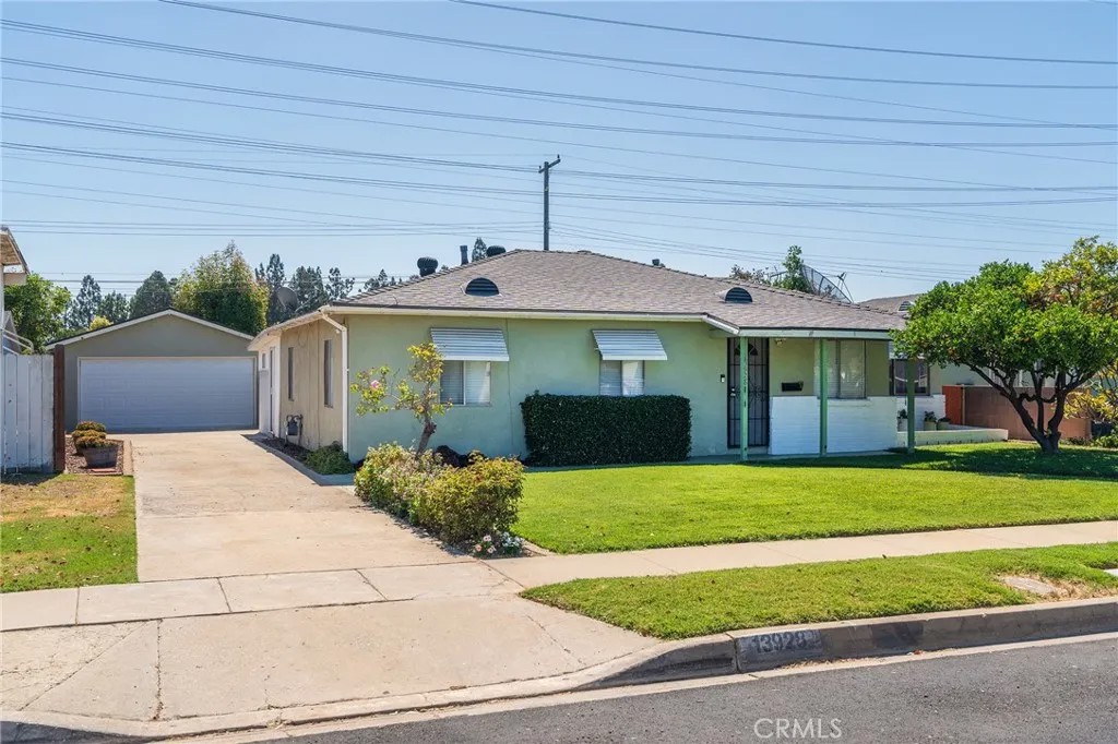 13928 Carfax Ave.