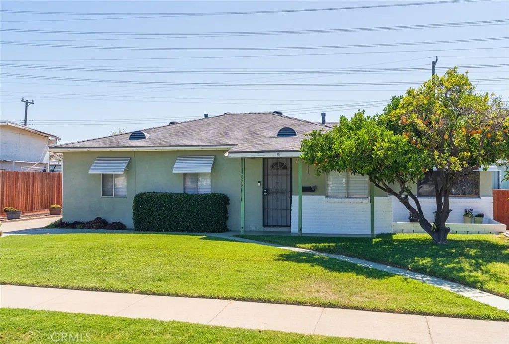 13928 Carfax Ave.
