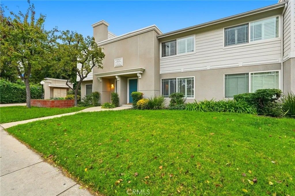 Photo of 10220 Zelzah #4, Northridge, CA 91325 (MLS # SR26086793)
