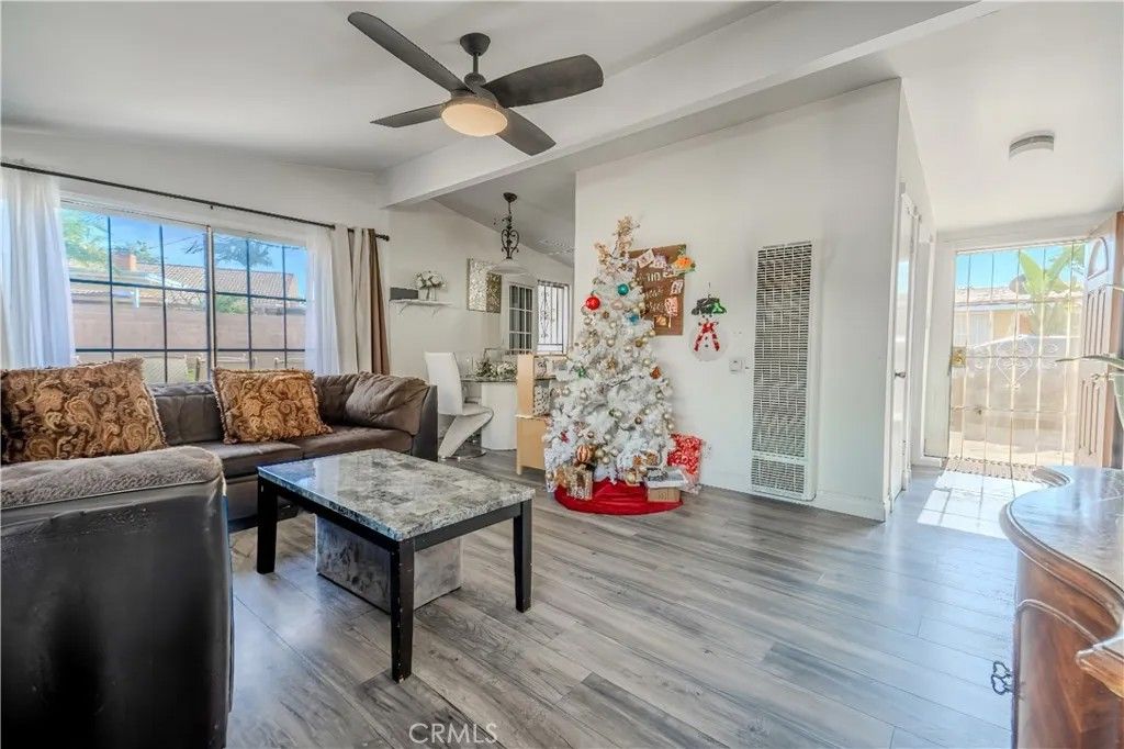 Photo of 513 Nottingham Avenue, Santa Ana, CA 92703 (MLS # CV26000997)