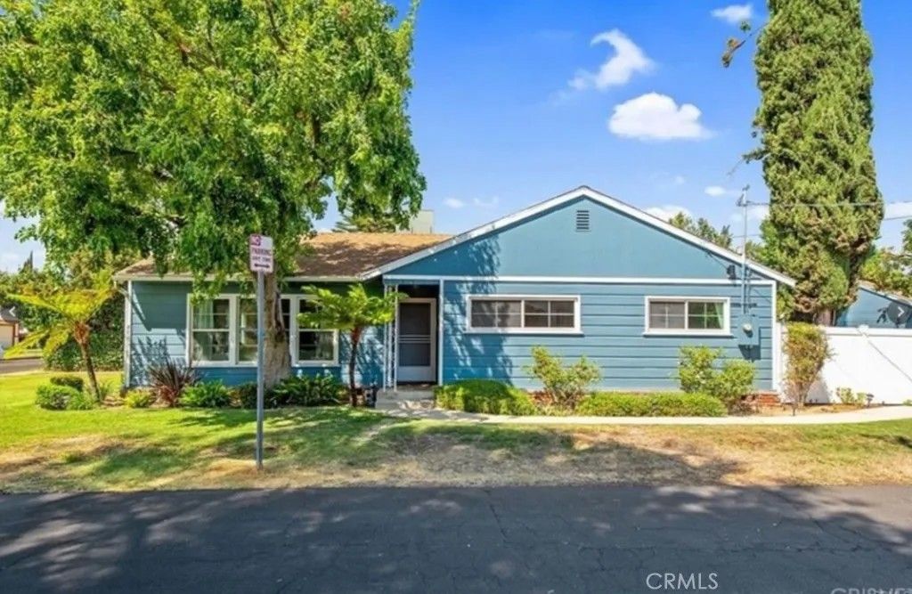 Photo of 7002 Forbes Avenue, Lake Balboa, CA 91406 (MLS # SR25273293)