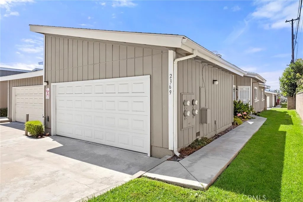 2369 S Reservoir