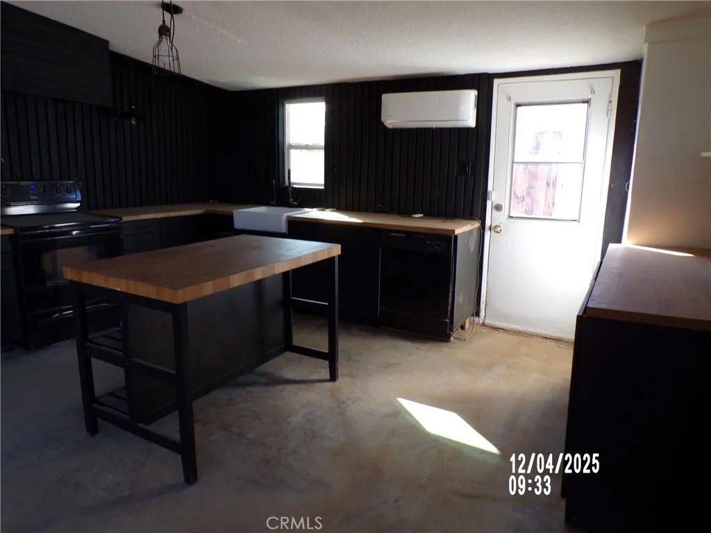 Photo of 73741 Serrano Dr, 29 Palms, CA 92277 (MLS # JT25274239)