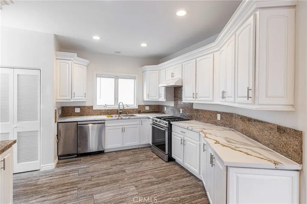 Photo of 1906 New York Drive, Altadena, CA 91001 (MLS # SR26010292)