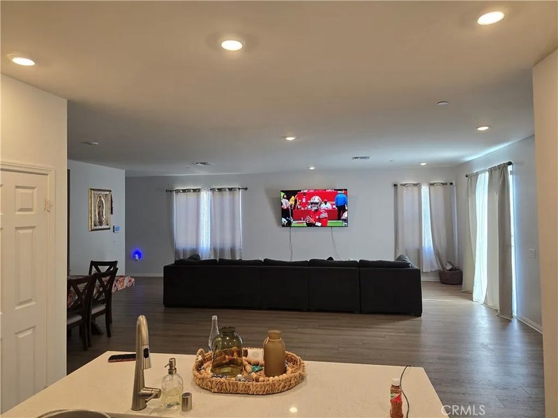 4550 La Spezia Lane