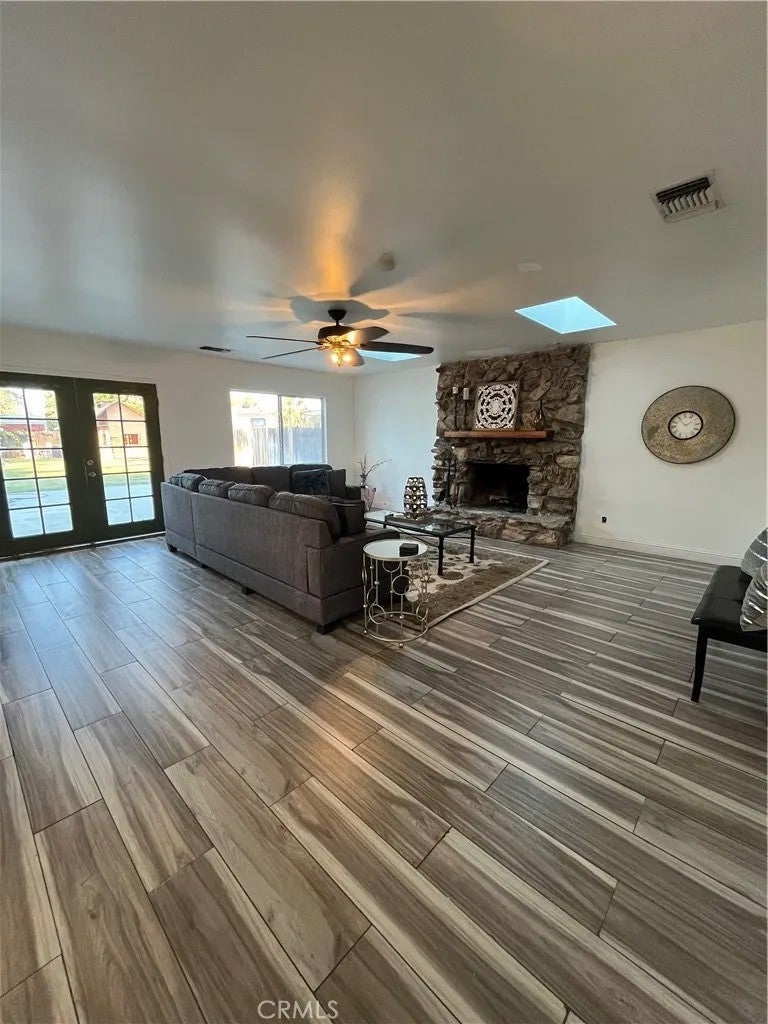 10912 Meacham