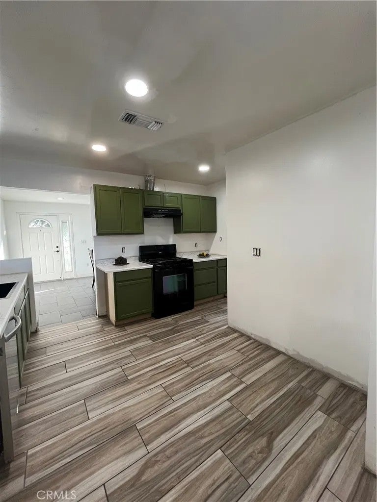 10912 Meacham