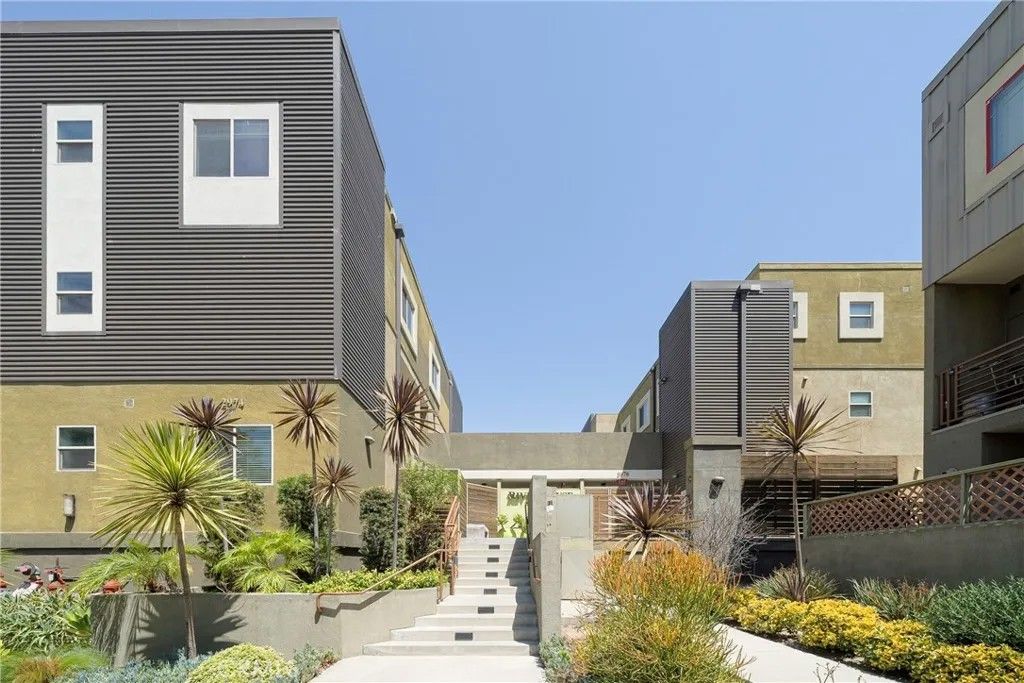 Photo of 2976 Ripple Pl #201, Los Angeles, CA 90039 (MLS # WS26015466)