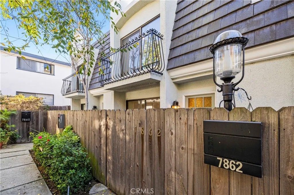 Photo of 7862 W Manchester, Playa Del Rey, CA 90293 (MLS # SR26012801)